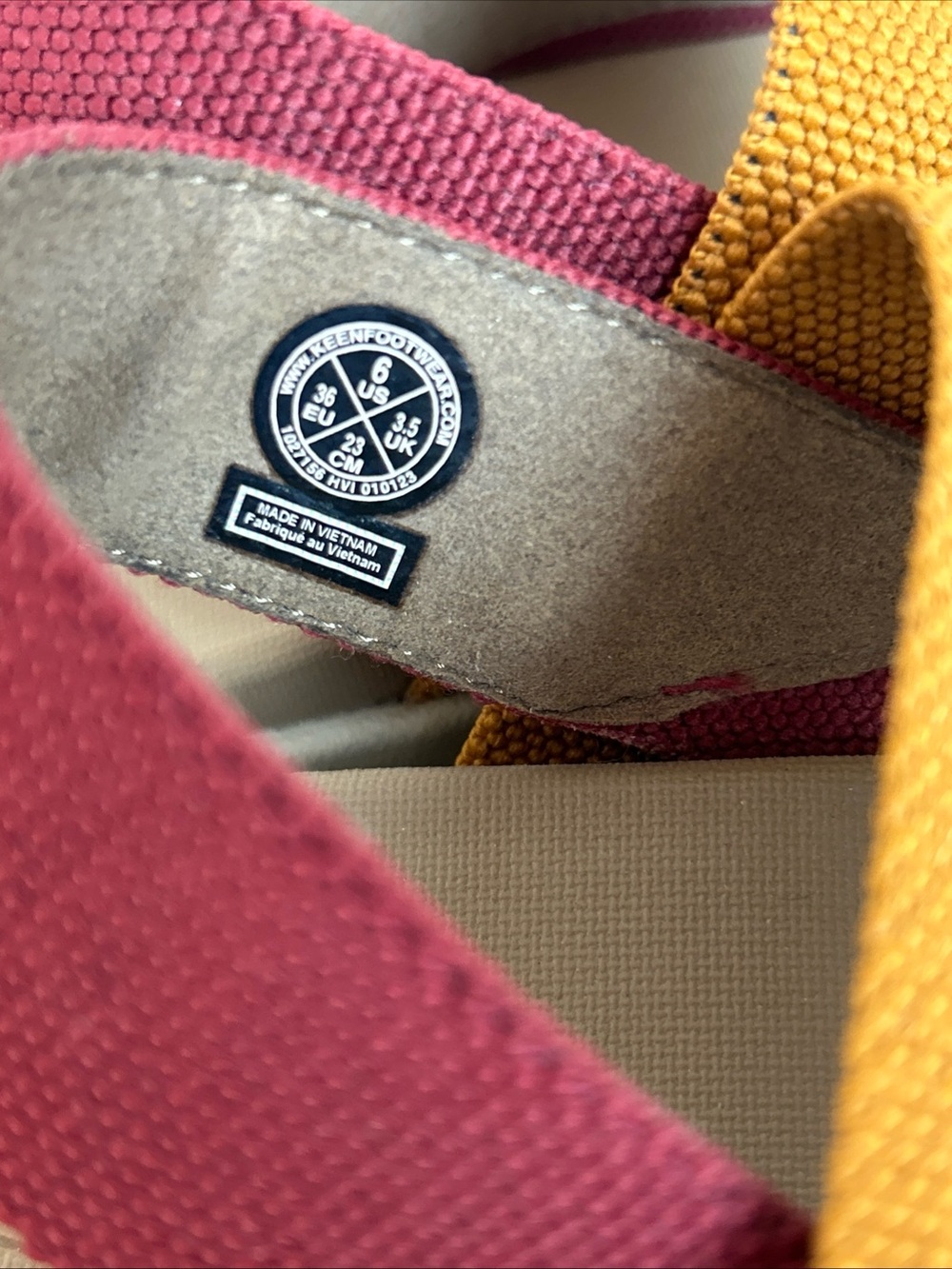 Keen Elle Backstrap Casual Open Toe Sandals Size 6 Burgundy And Mustard - Picture 3 of 6